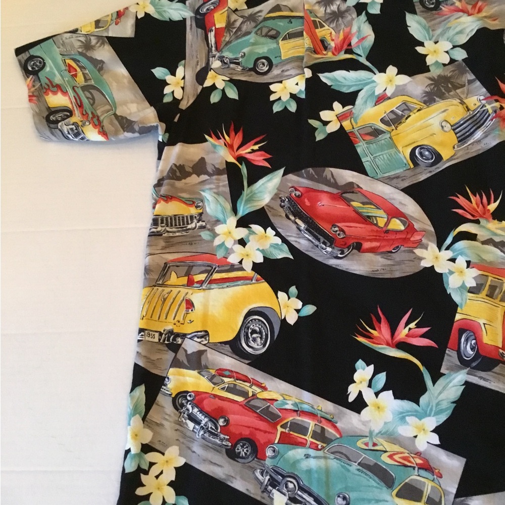 Men's Black Hawaiian Car-Print Short Sleeve Button-Down Shirt - Picture 11 of 13